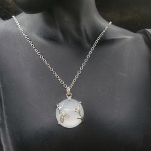 NRT AVON Necklace Moon